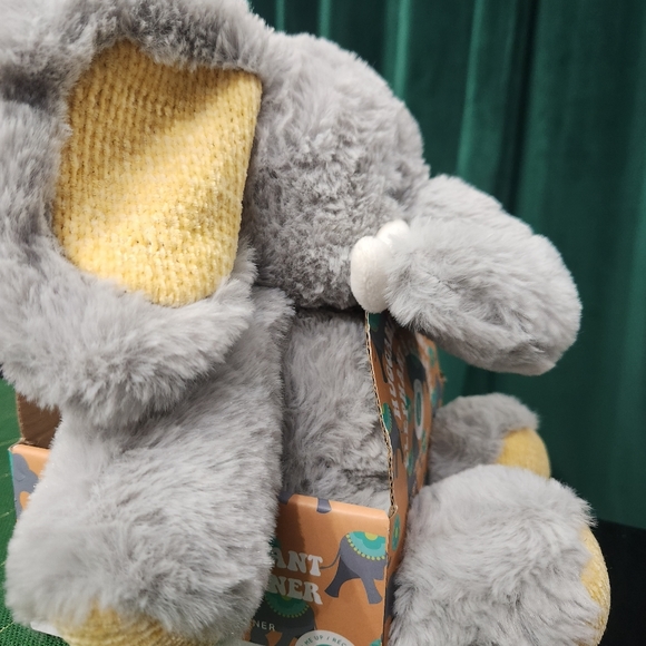 New In Box Warmable Elephant Rare - Picture 6 of 6